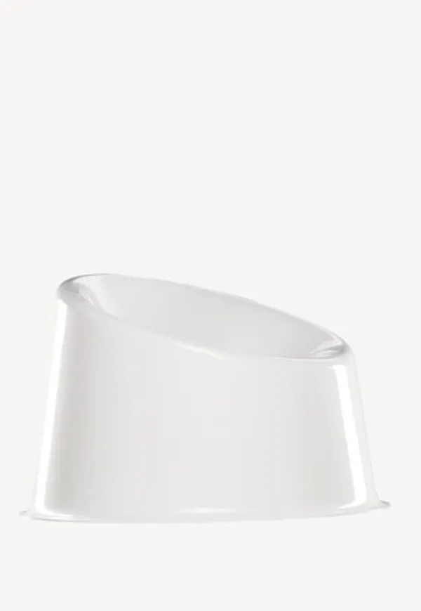 Vit Verpan-fåtölj i stilriktig modell.