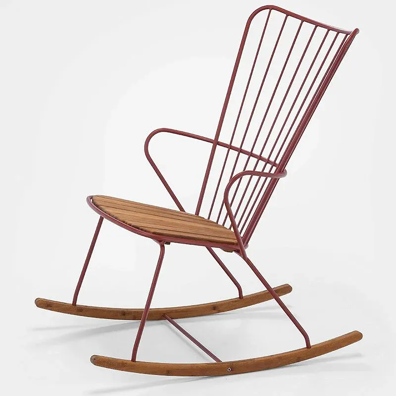 Supersnygg Stol som passar bra vid många olika tillfällen.