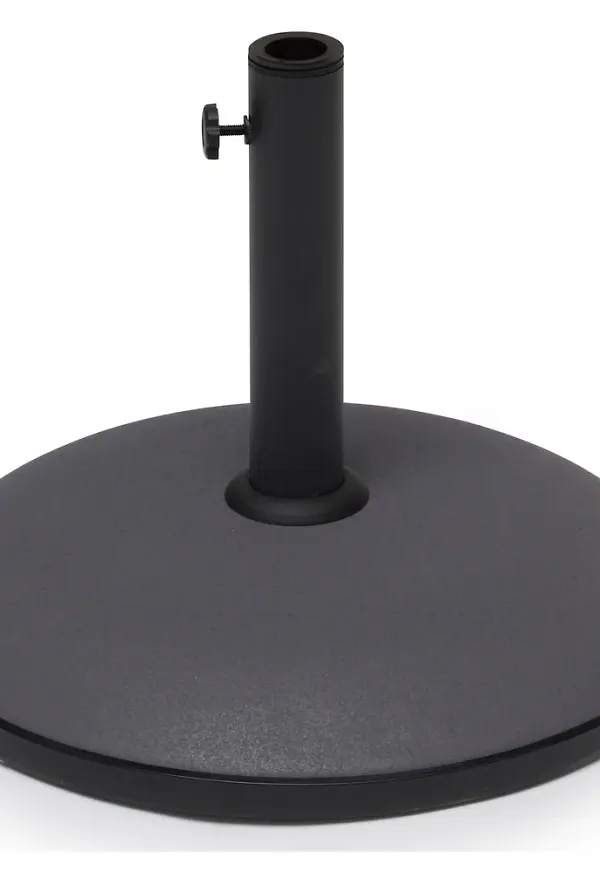 Klassisk utemöbel 2025 från Hillerstorp.