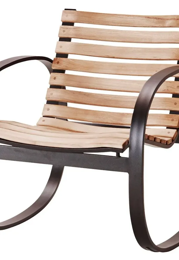 Moderiktig stol i aluminium från Cane-Line.