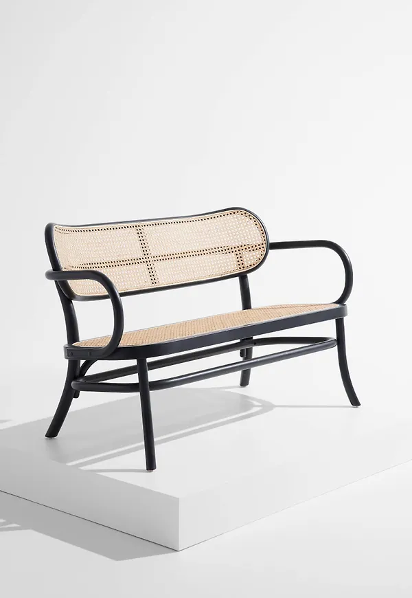 Klassisk svart möbel 2025 från Pastill.