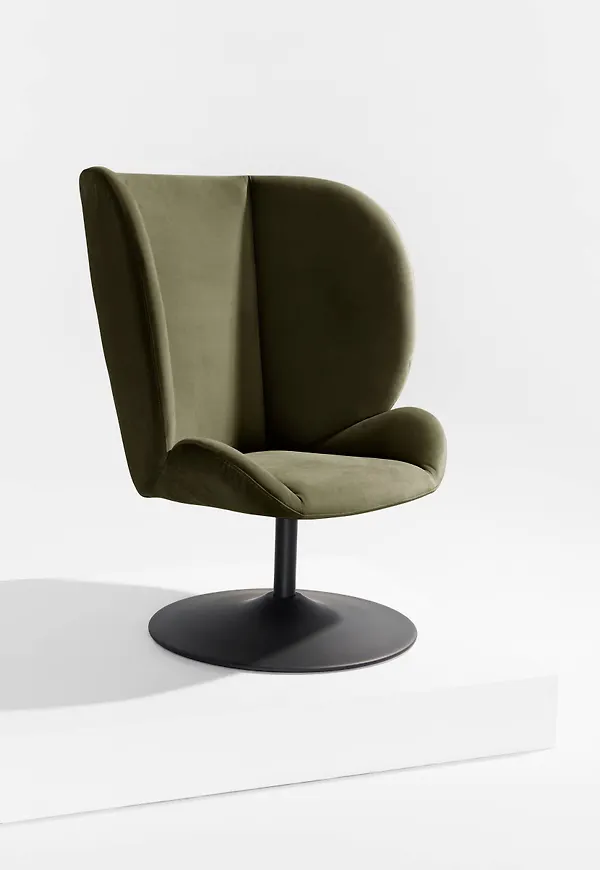 Smickrande fåtölj 2025 från Pastill.