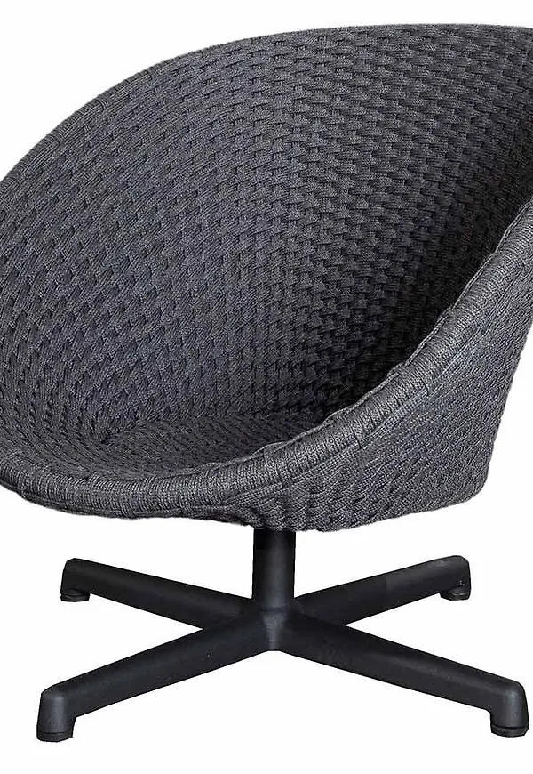 Vacker fåtölj 2026 från Cane-Line.