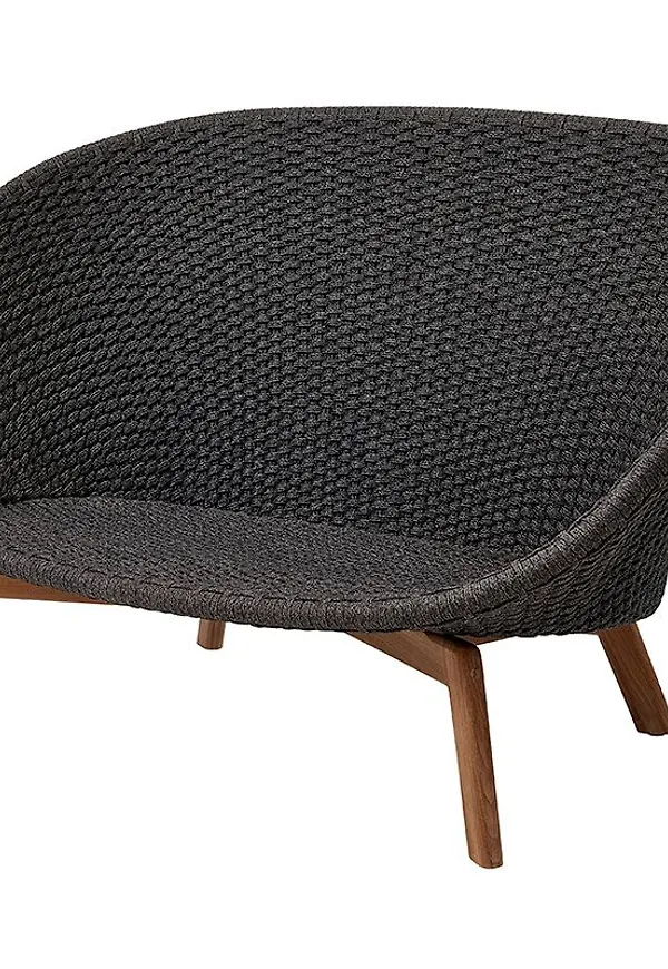 Fantastiskt snygg utestol i teak från Cane-Line.