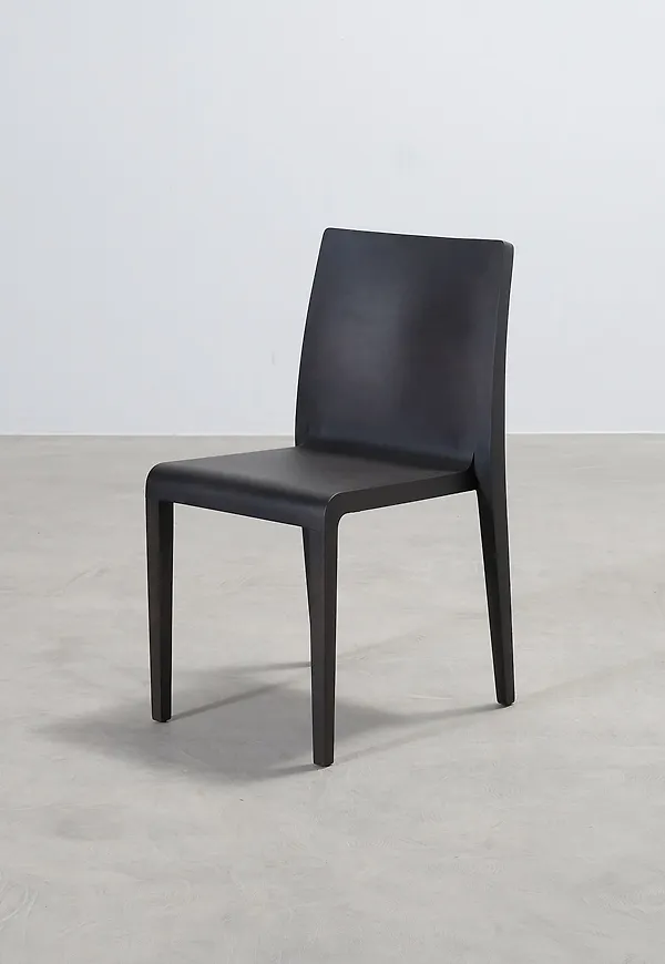 Superfin svart matstol 2025 från Pedrali.