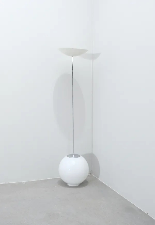 Otroligt snygg vit taklampa 2025 från No brand.