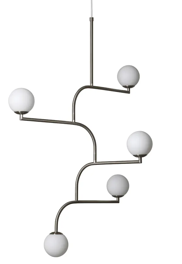 Snygg lampa i silverfärgade från Pholc.
