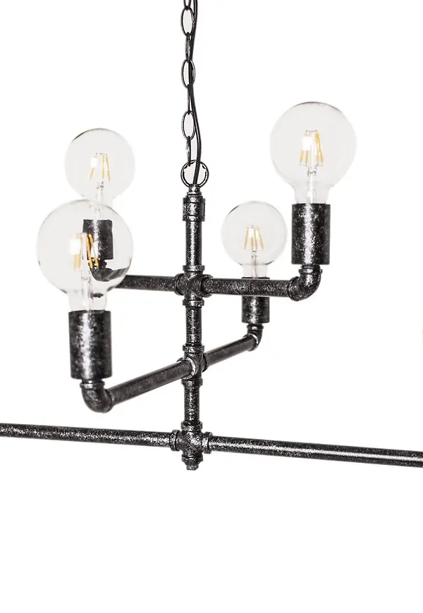 Snygg Lampa som passar bra vid många olika tillfällen.