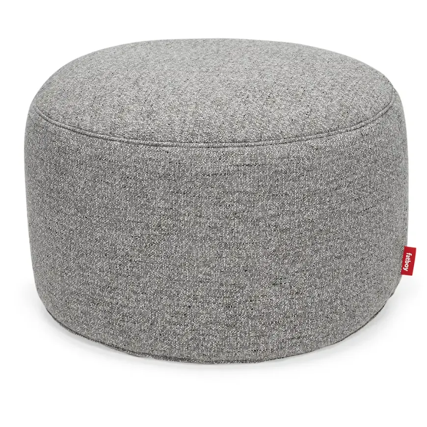 Stilren Fåtölj som passar bra vid många olika tillfällen.