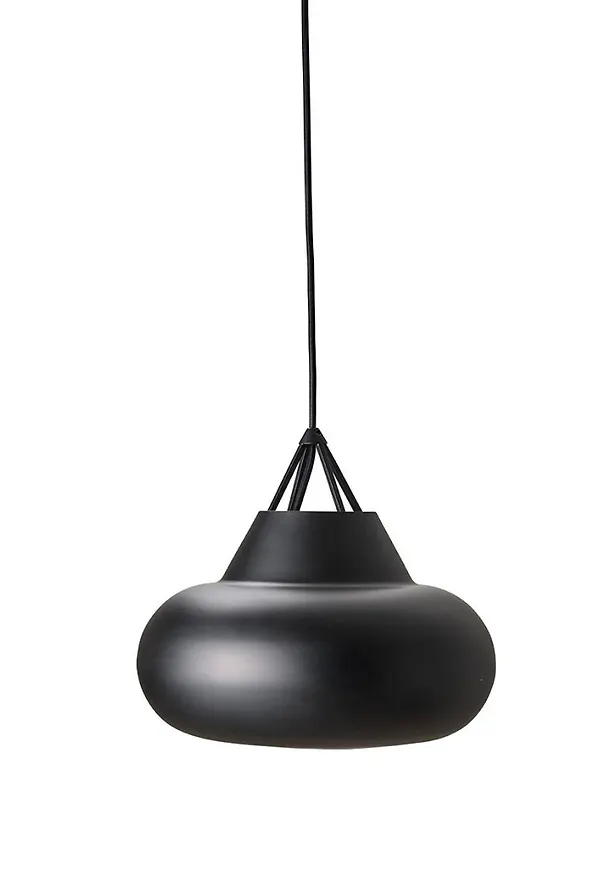 Dyberg Larsen taklampa som passar perfekt till sommaren 2025!