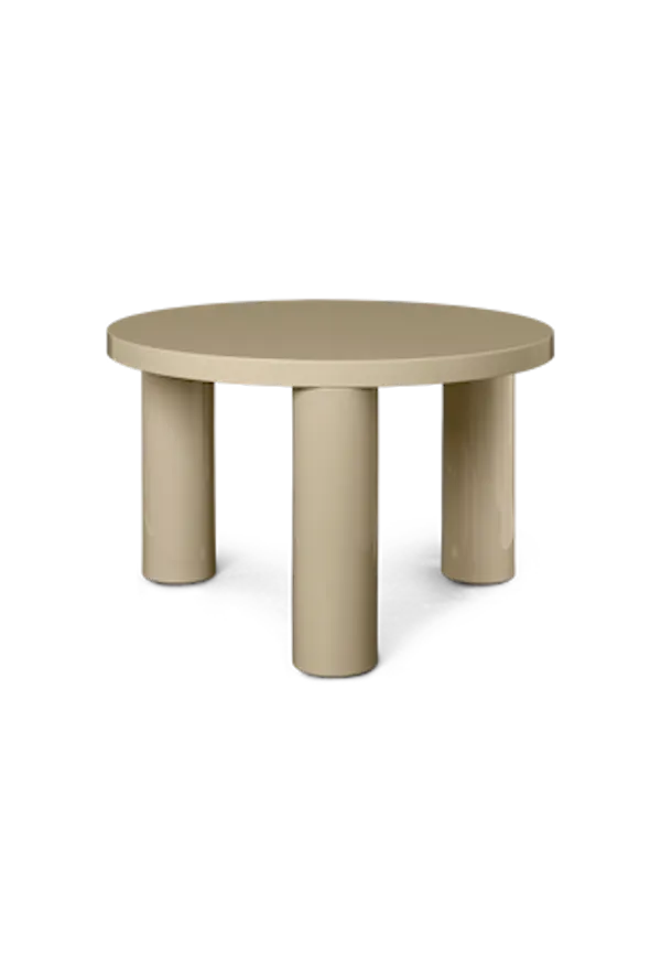 Otroligt fin beige bord 2025 från FERM LIVING.