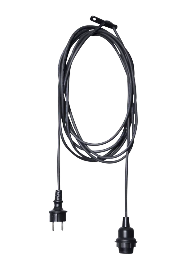 Moderiktig lampa 2025 från PR Home.