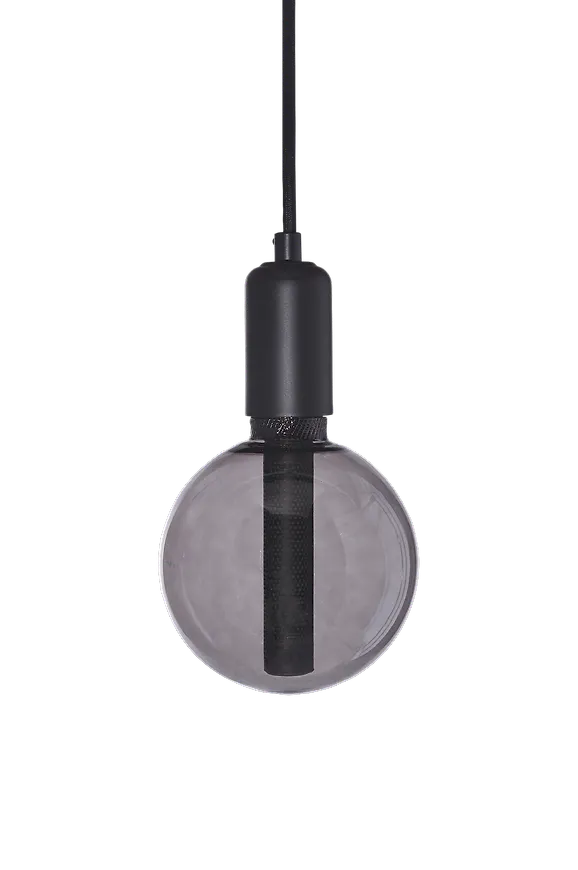 Ikonisk lampa i svart från PR Home.