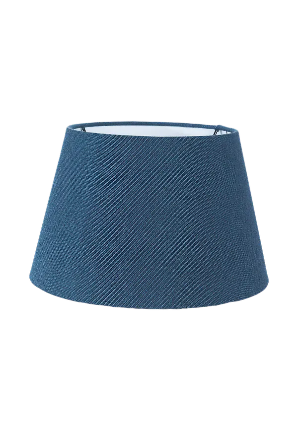Smickrande lampa i blått från PR Home.