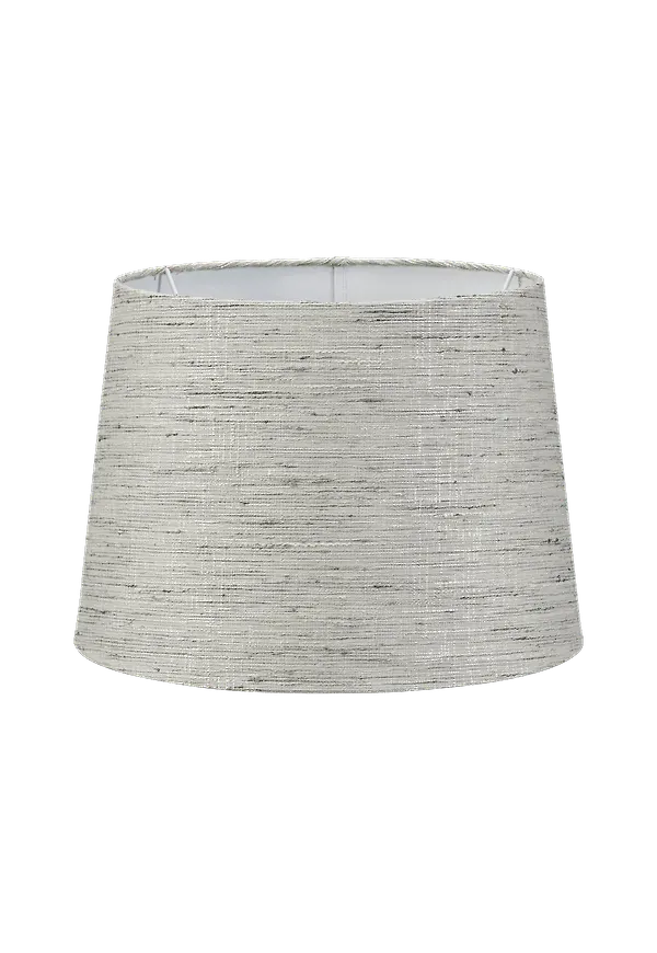 Modern lampa i siden från PR Home.