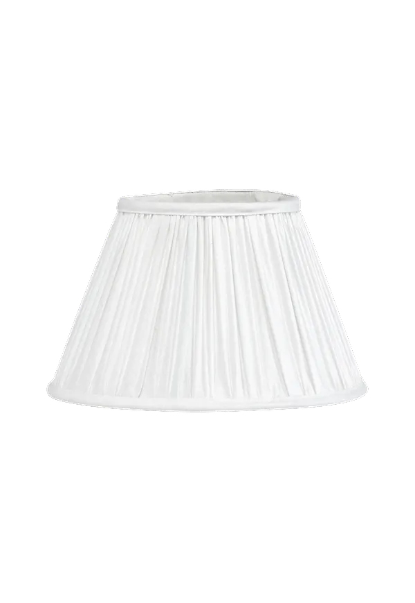 Jättesnygg vit lampa 2025 från PR Home.