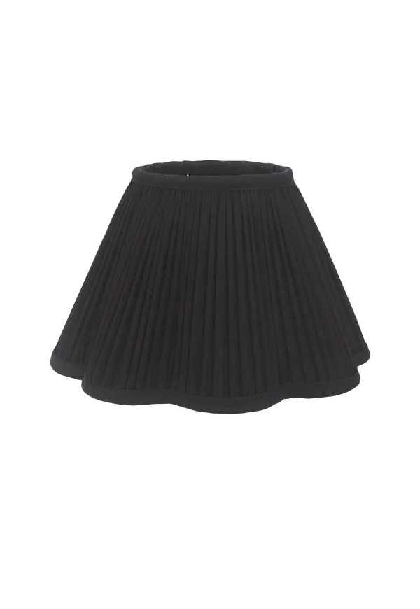 Trendig svart lampa 2025 från PR Home.