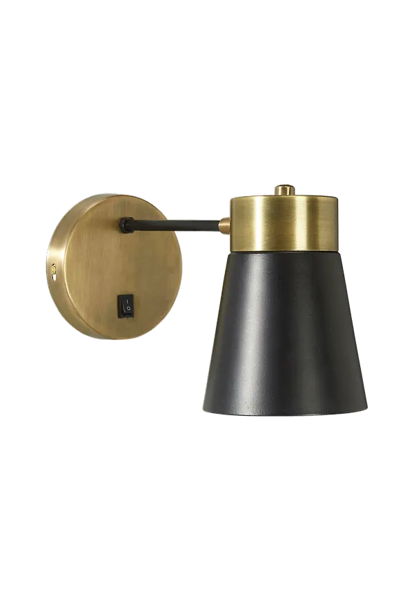 Stilriktig vägglampa 2025 från PR Home.