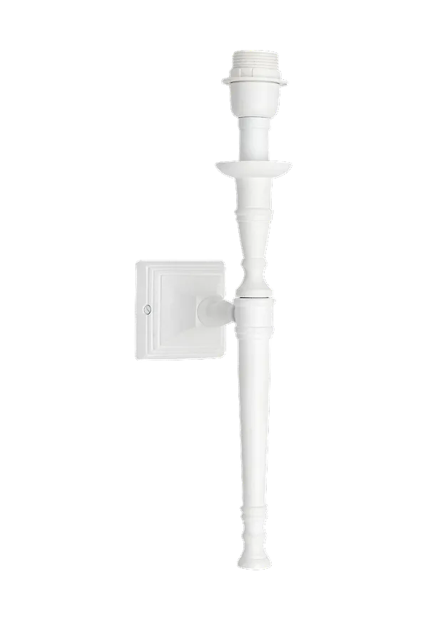 Trendig vägglampa i vitt från PR Home.