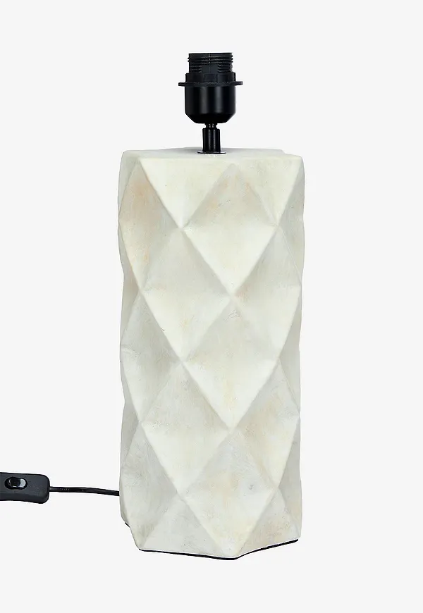 Beige PR Home lampa som passar perfekt till sommaren 2025!