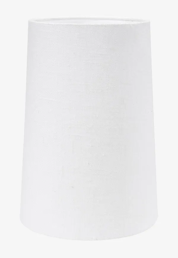 Skön lampa i vitt från PR Home.