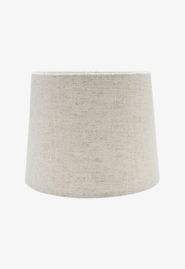 Exklusiv lampa i beiget från PR Home.