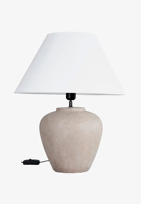 Otroligt fin Lampa som passar bra vid många olika tillfällen.