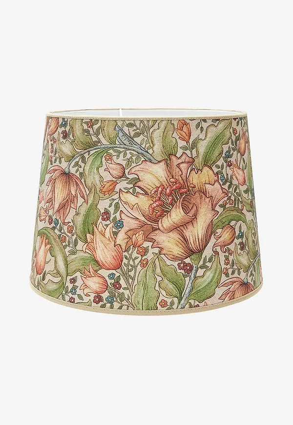 Beige PR Home lampa som passar perfekt till våren 2026!