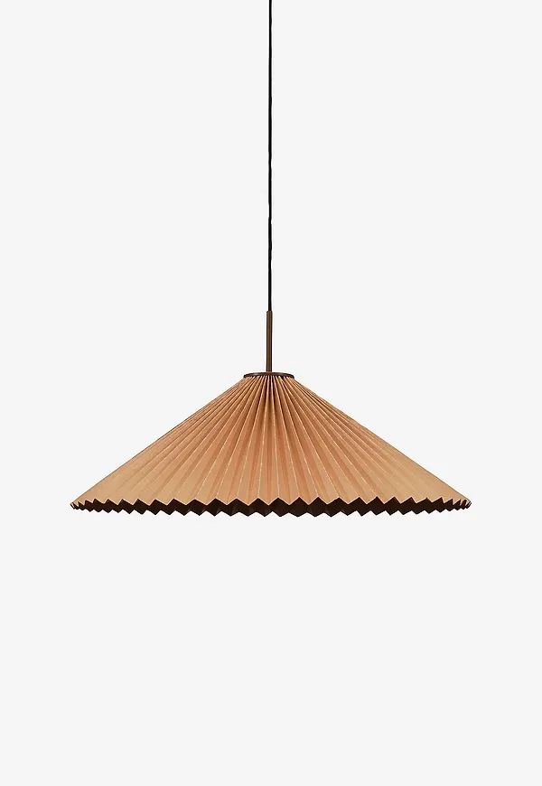 Skön Lampa som passar bra vid många olika tillfällen.