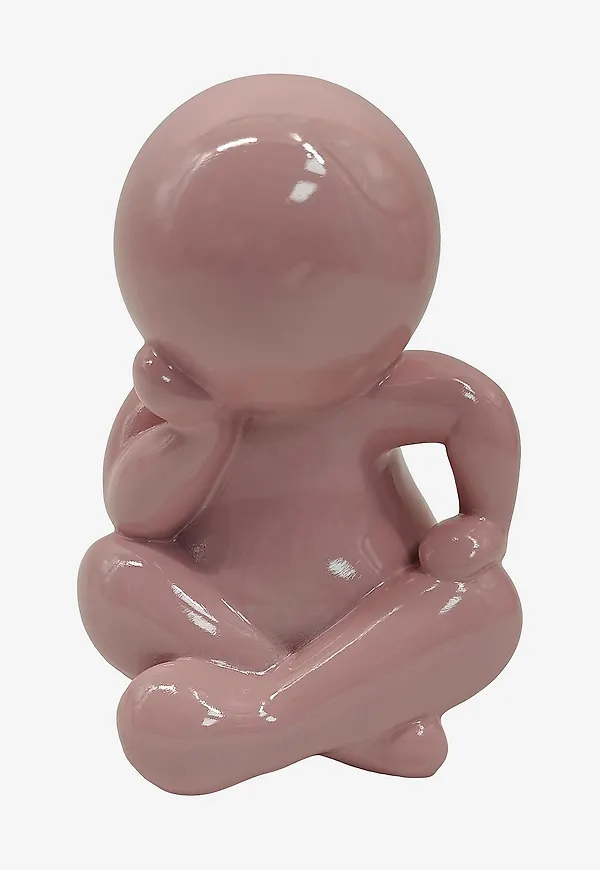 Rosa Present Time-figur i moderiktig modell.
