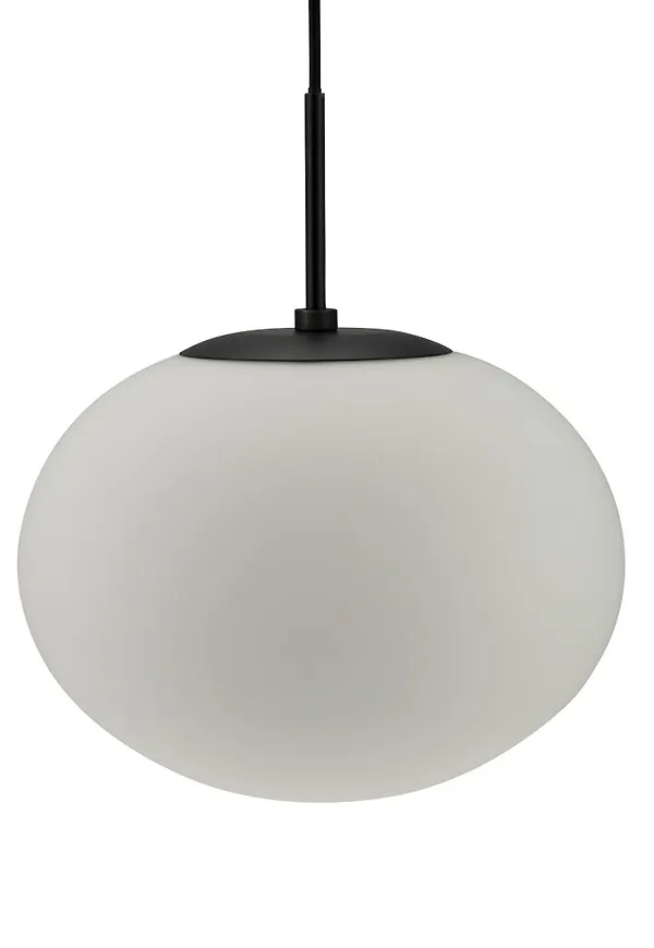 Supersnygg Lampa som passar bra vid många olika tillfällen.