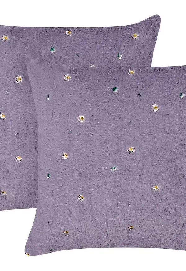 Härlig Kudde som passar bra vid många olika tillfällen.