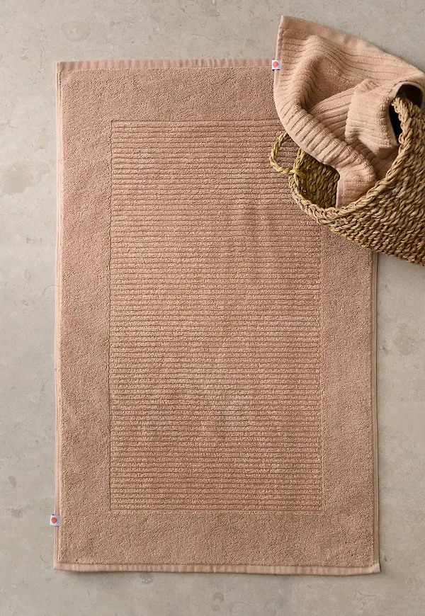 Trendig badrumsmatta 2025 från Pure.