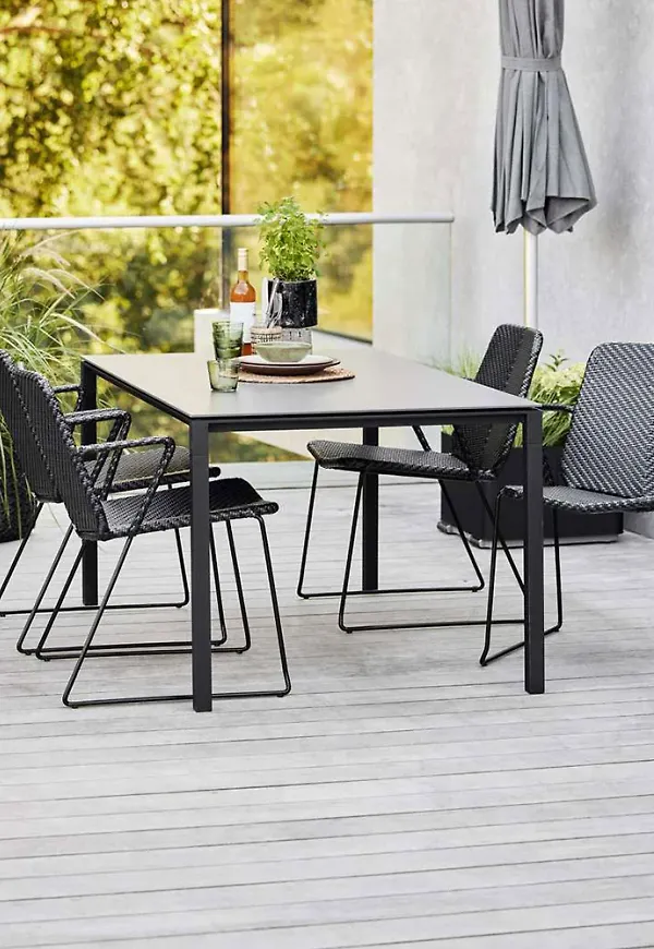 Fantastiskt fin aluminiumbord 2025 från Cane-Line.