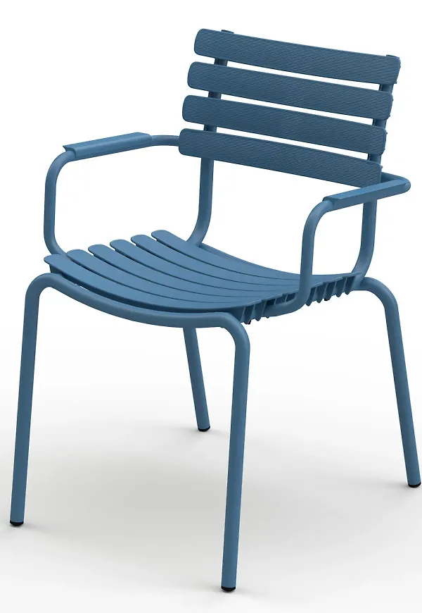 Otroligt snygg Stol som passar bra vid många olika tillfällen.