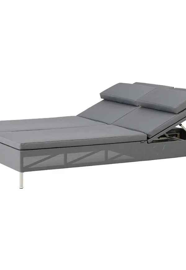 Moderiktig solsäng 2025 från Cane-Line.