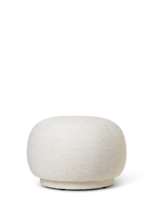 Stilriktig vit fåtölj 2025 från FERM LIVING.