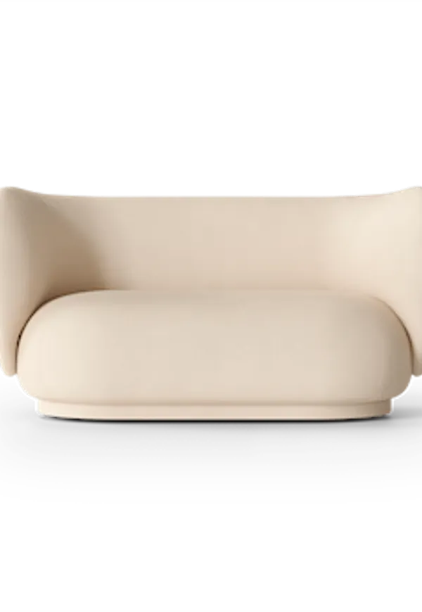 Fantastiskt snygg vit soffa 2025 från FERM LIVING.