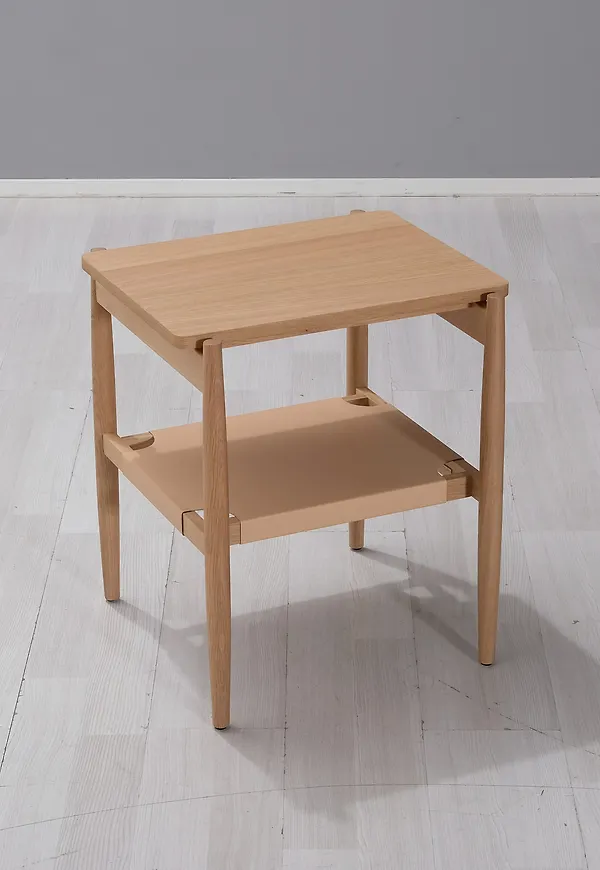 Härlig sidobord 2025 från Design Within Reach.