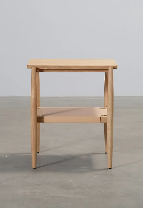 Riktigt trendig sidobord 2025 från Design Within Reach.