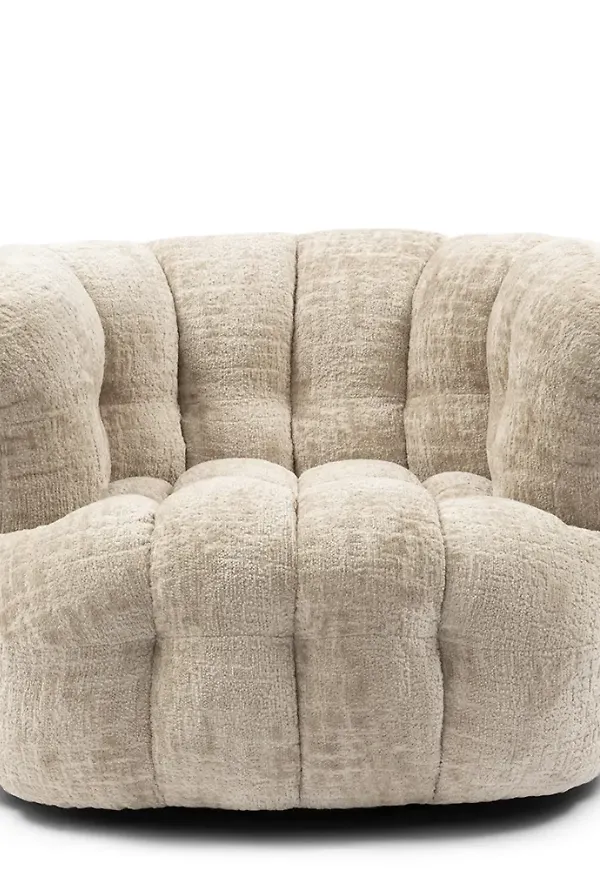 Supersnygg fåtölj 2025 från Riviera Maison.