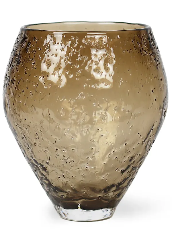 Söt glasvas i brunt från Ro Collection.