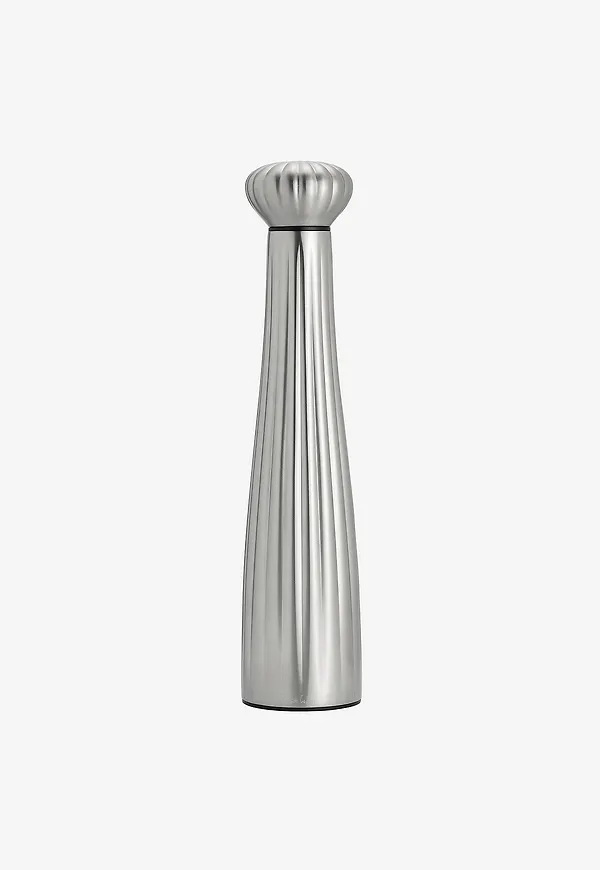Fantastiskt fin pepparkvarn i silver från Robert Welch.