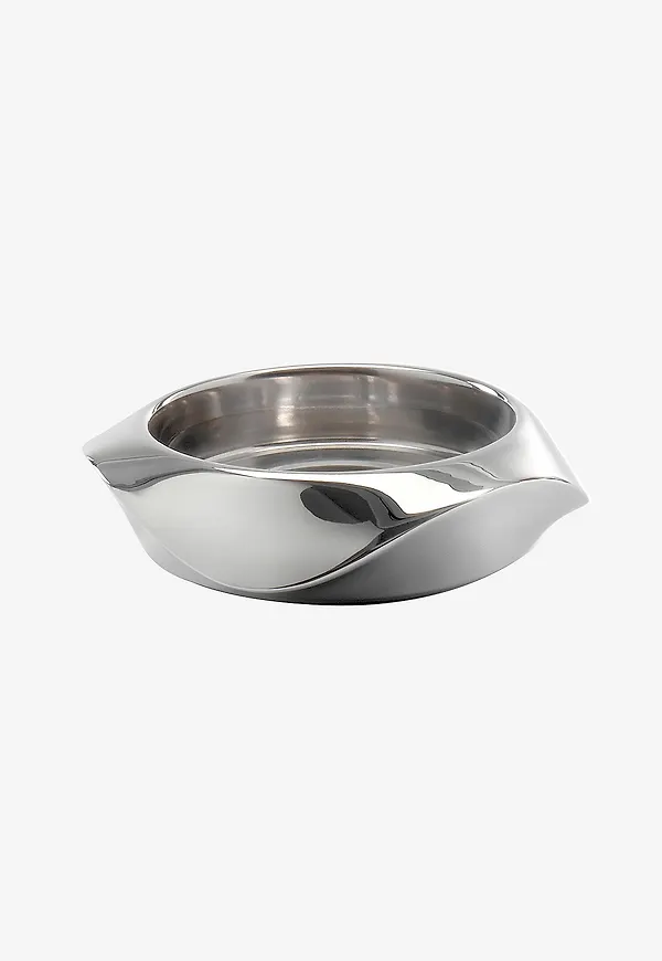 Stilriktig underlägg i silver från Robert Welch.