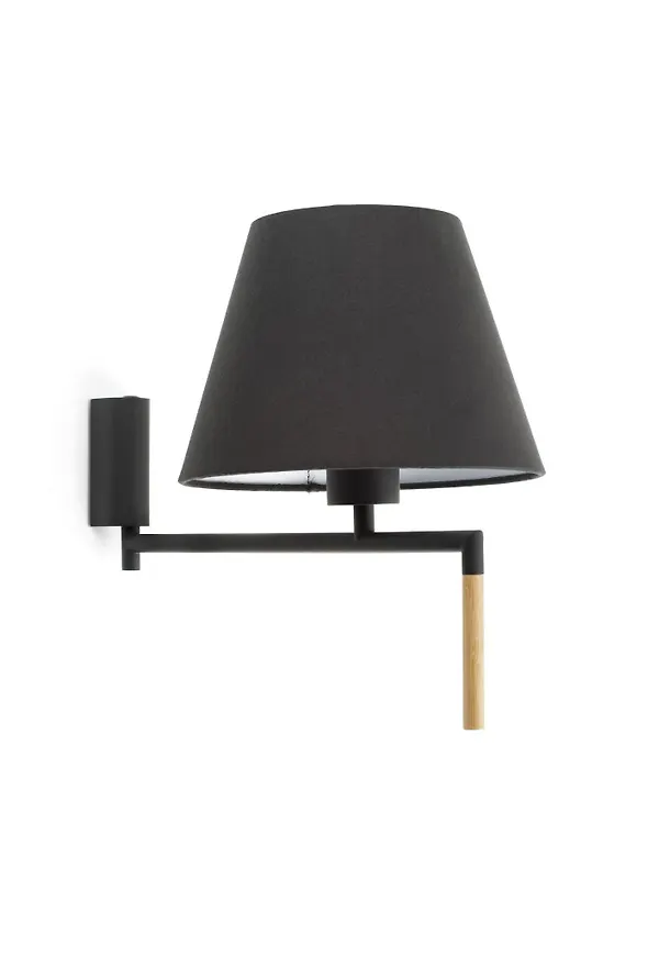 Riktigt snygg vägglampa 2025 från Faro Barcelona.