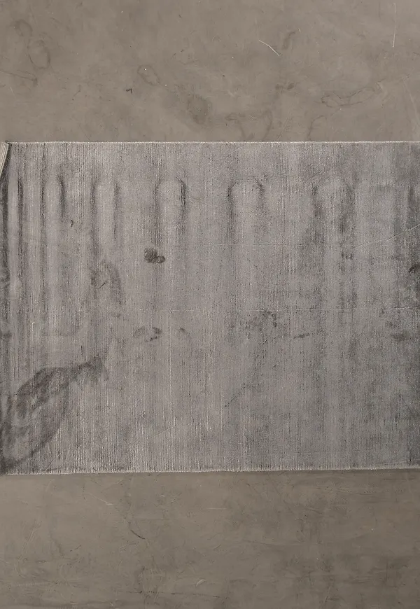 Riktigt fin grå matta 2025 från Roots Living.