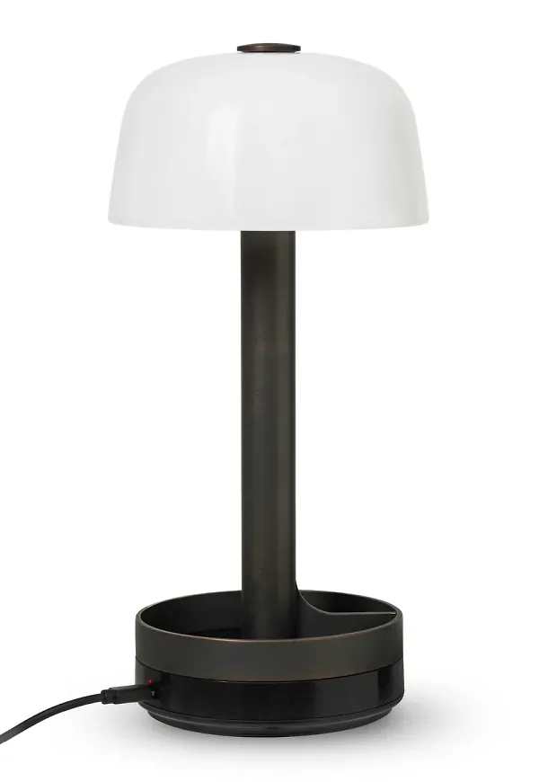 Ikonisk bordslampa 2025 från Rosendahl.