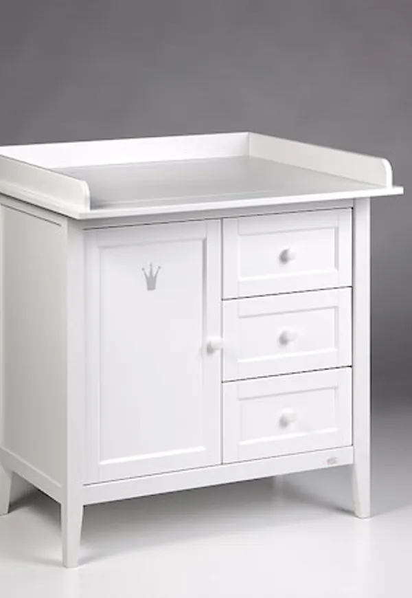 Stilriktig möbel 2025 från Troll.