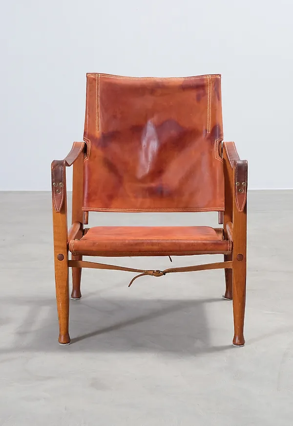 Ikonisk brun stol i läder från No brand.