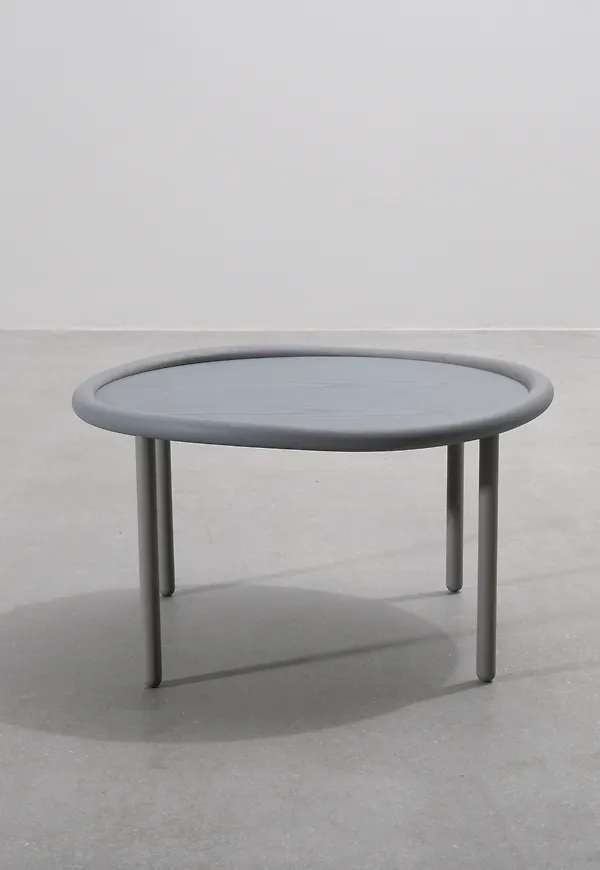 Klassisk bord som passar bra vid många olika tillfällen.